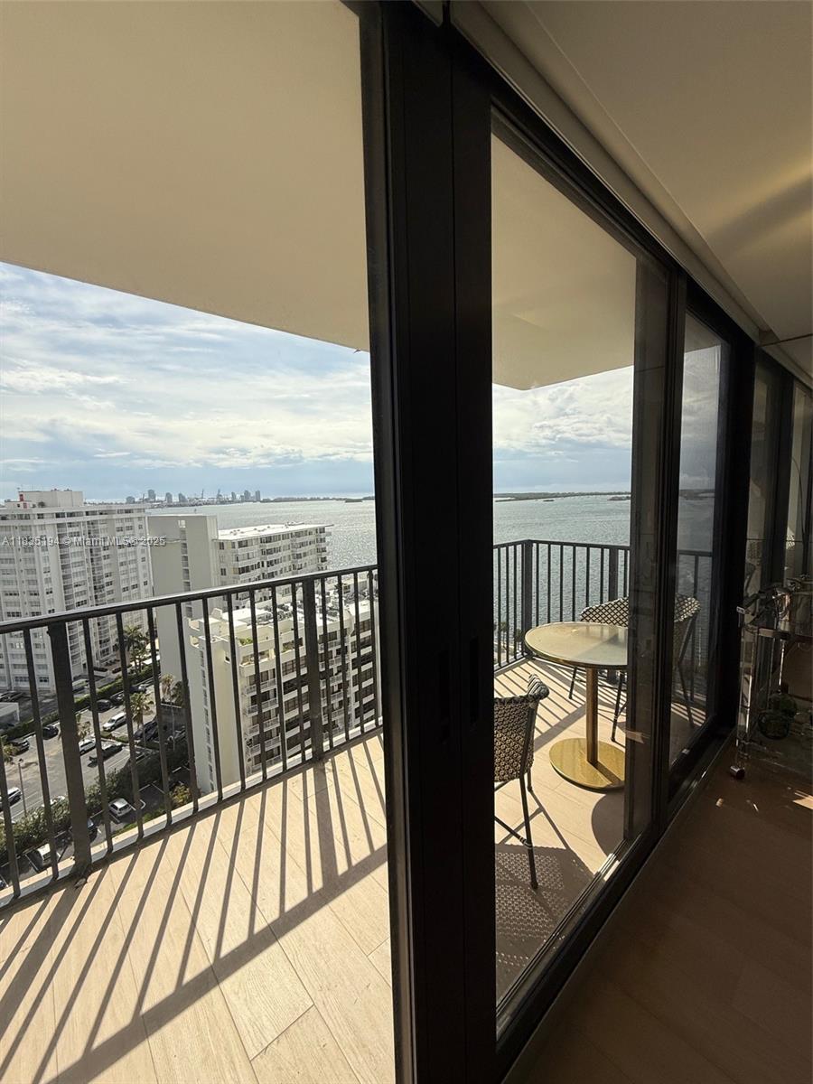 1450 Brickell Bay Dr # 1809