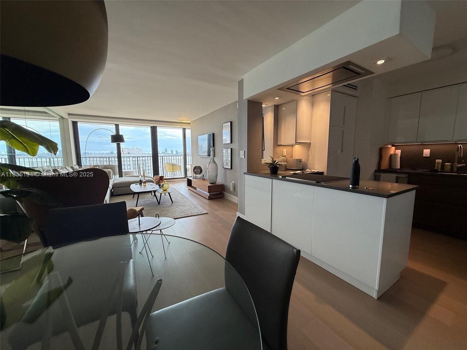 1450 Brickell Bay Dr # 1809