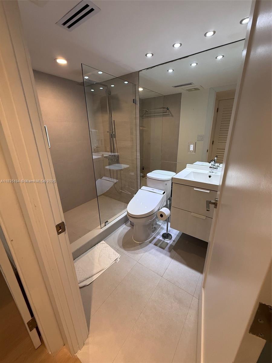 1450 Brickell Bay Dr # 1809