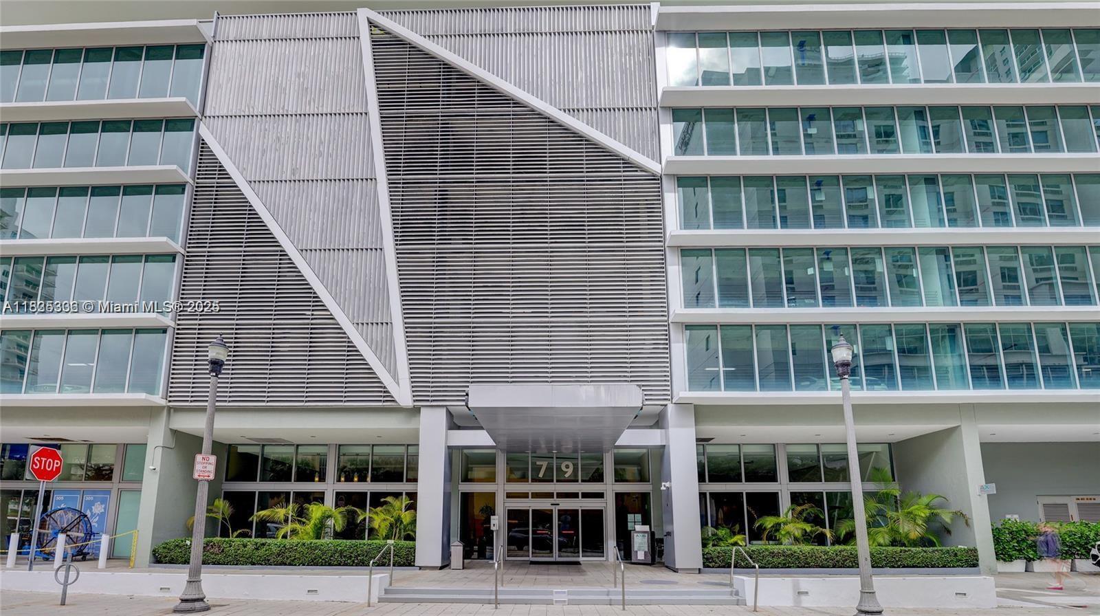 79 SW 12th St Unit: 2302-S