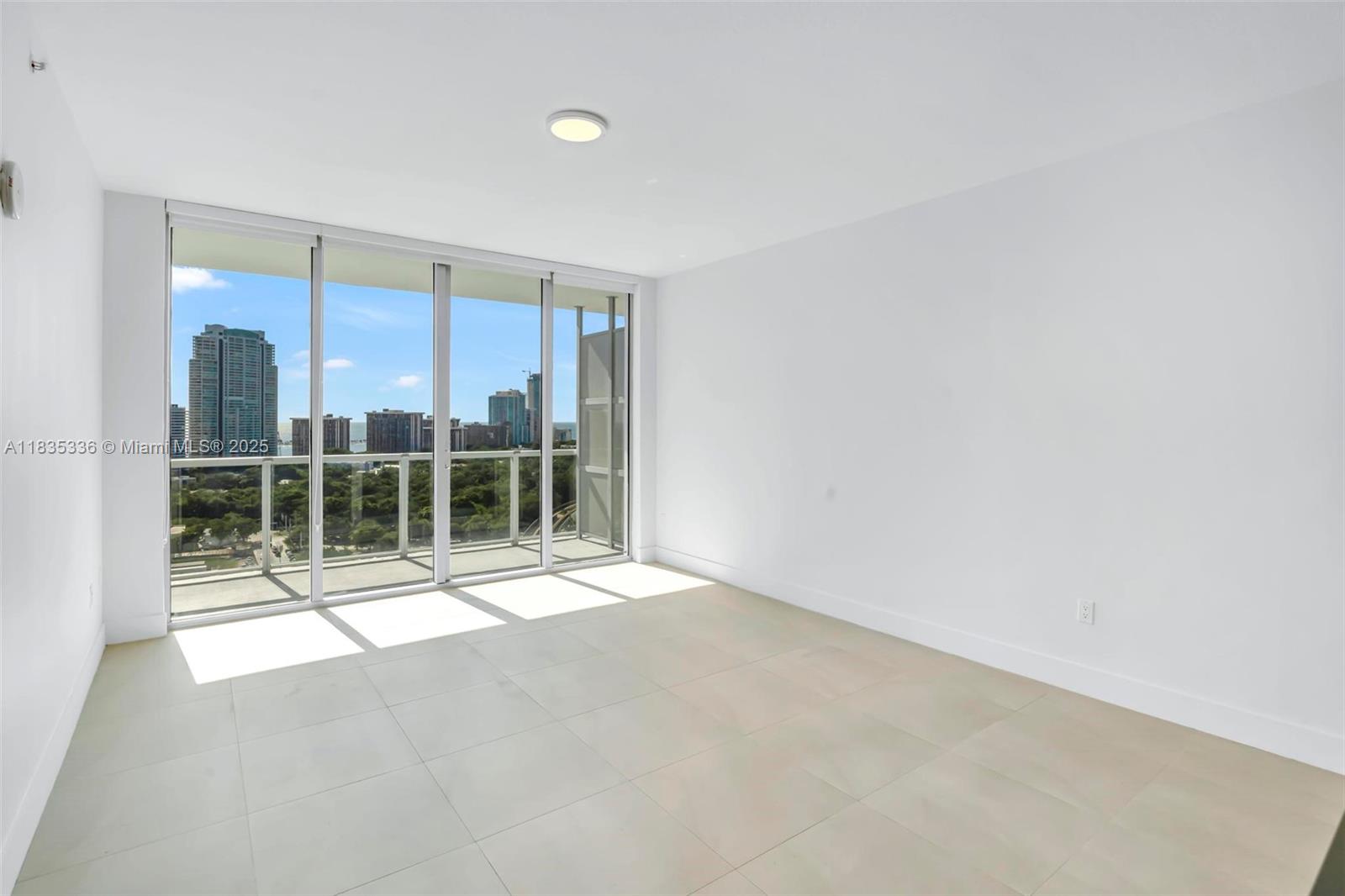 79 SW 12th St Unit: 2302-S