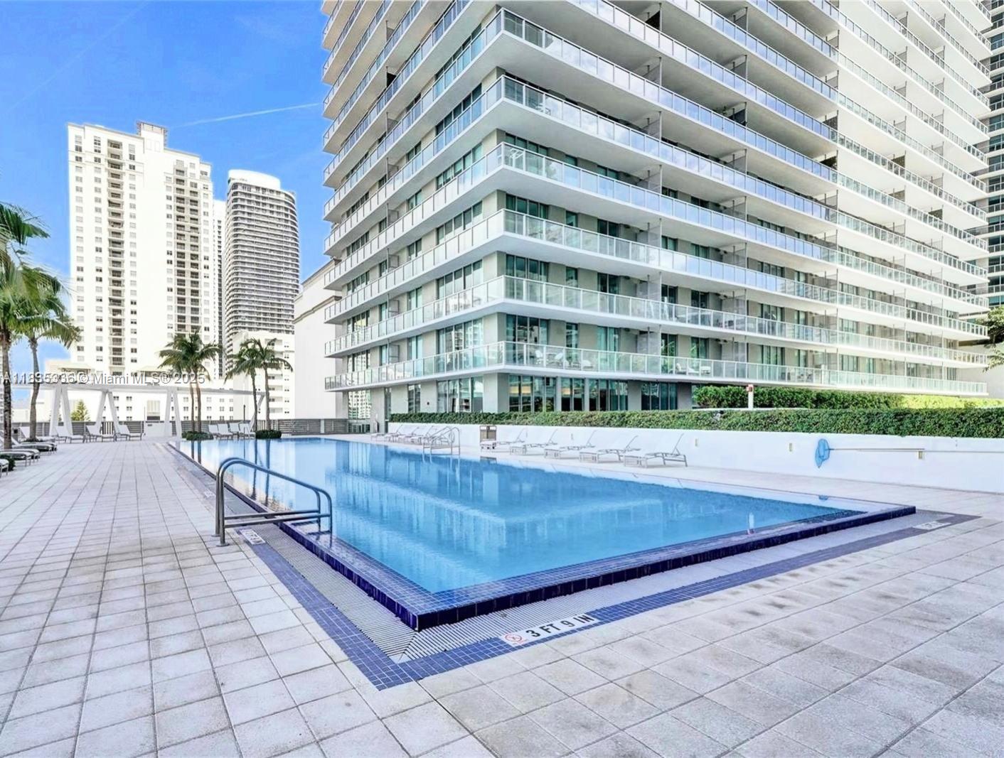 79 SW 12th St Unit: 2302-S