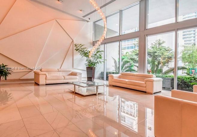 79 SW 12th St Unit: 2302-S