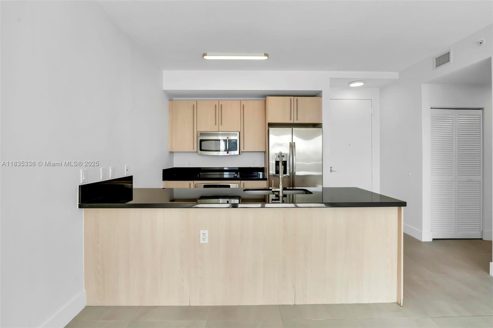79 SW 12th St Unit: 2302-S
