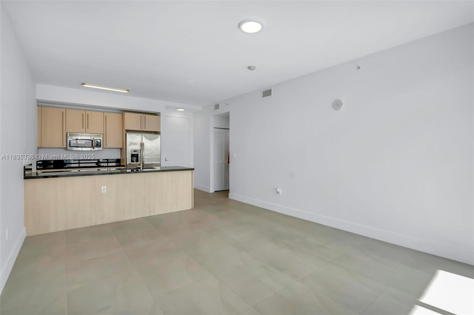 79 SW 12th St Unit: 2302-S