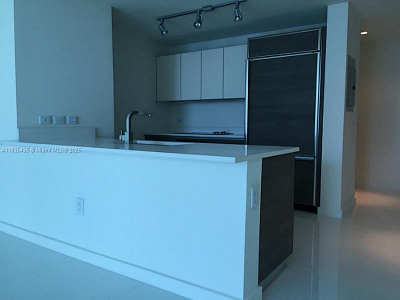 1100 S MIAMI AV Unit: 3203