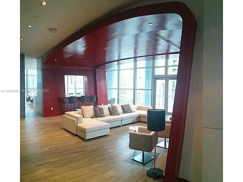 1100 S MIAMI AV Unit: 3203