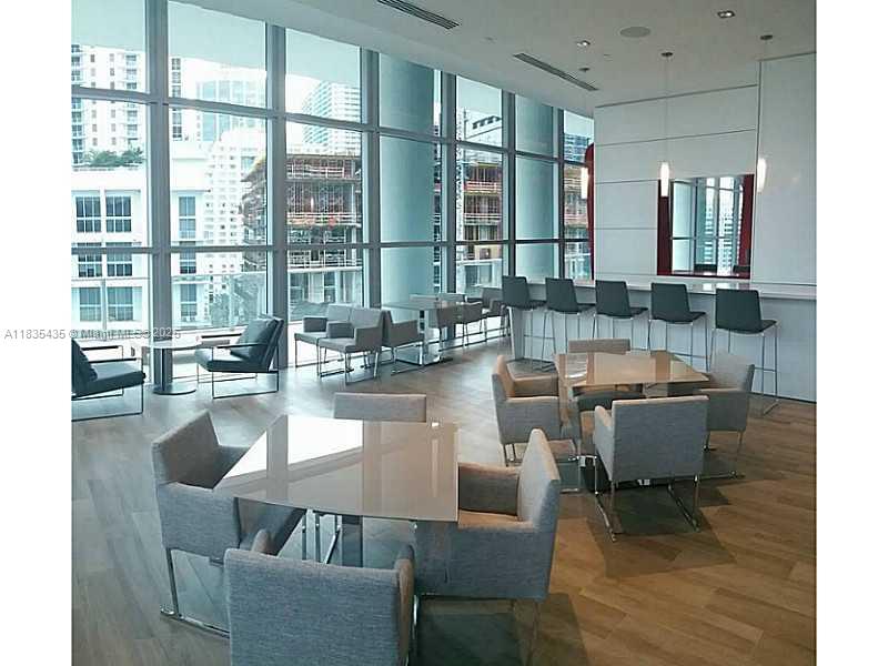 1100 S MIAMI AV Unit: 3203