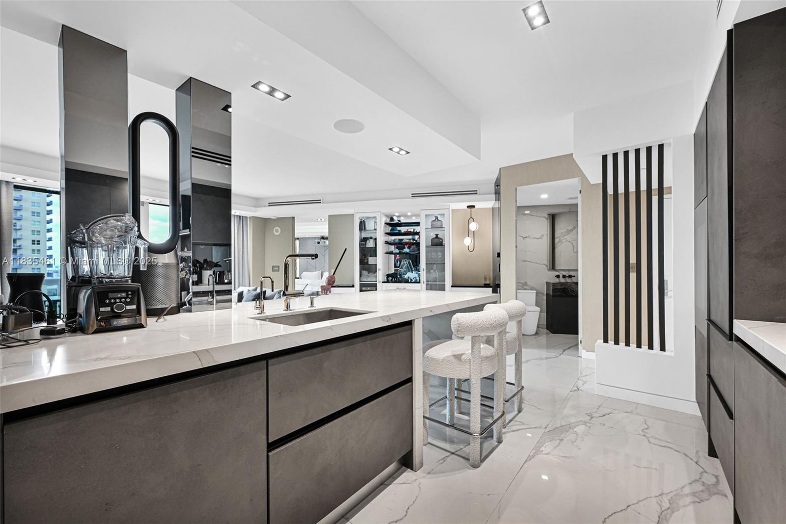 1000 S Pointe Dr # 1706