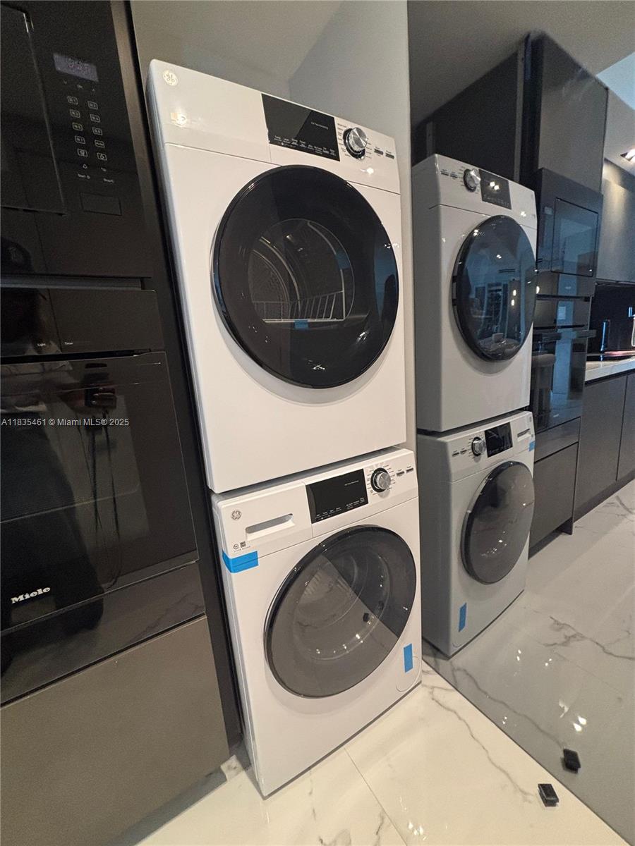 1000 S Pointe Dr # 1706