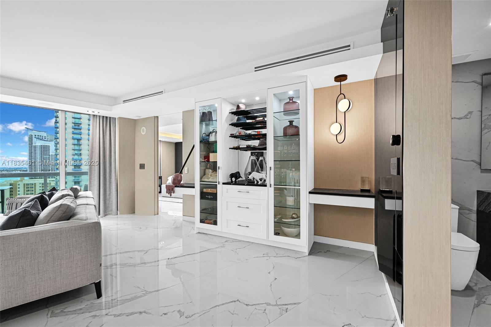 1000 S Pointe Dr # 1706