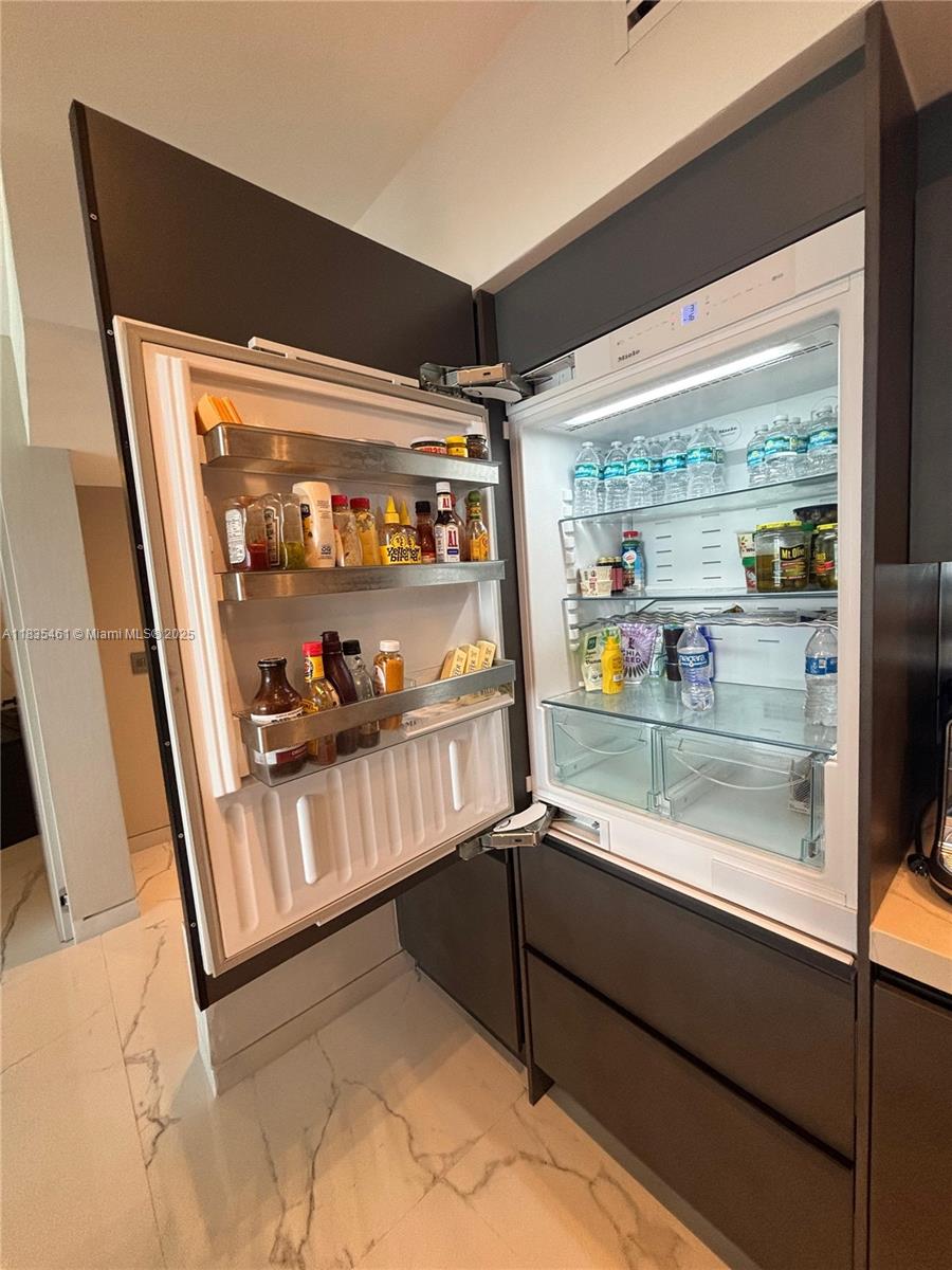 1000 S Pointe Dr # 1706