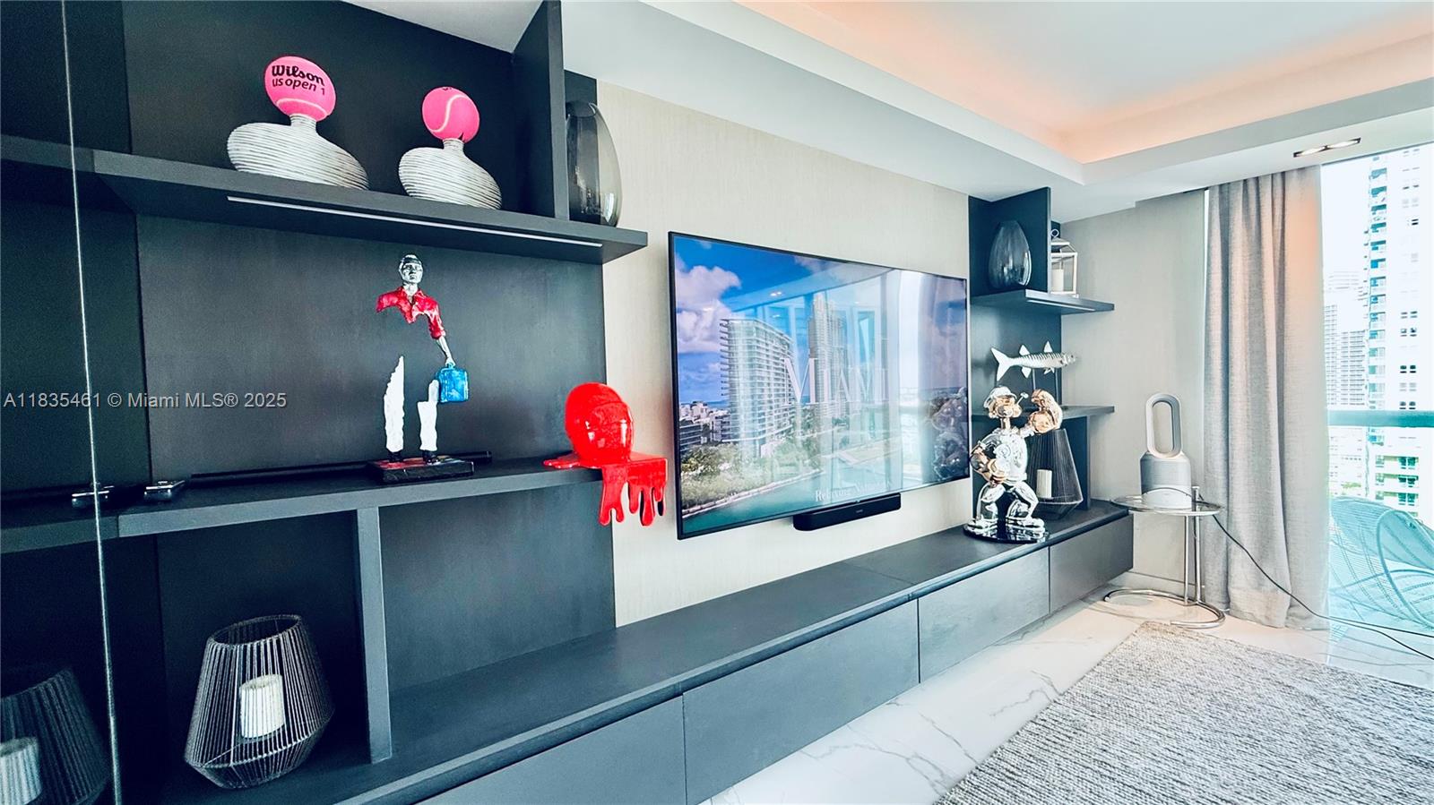 1000 S Pointe Dr # 1706