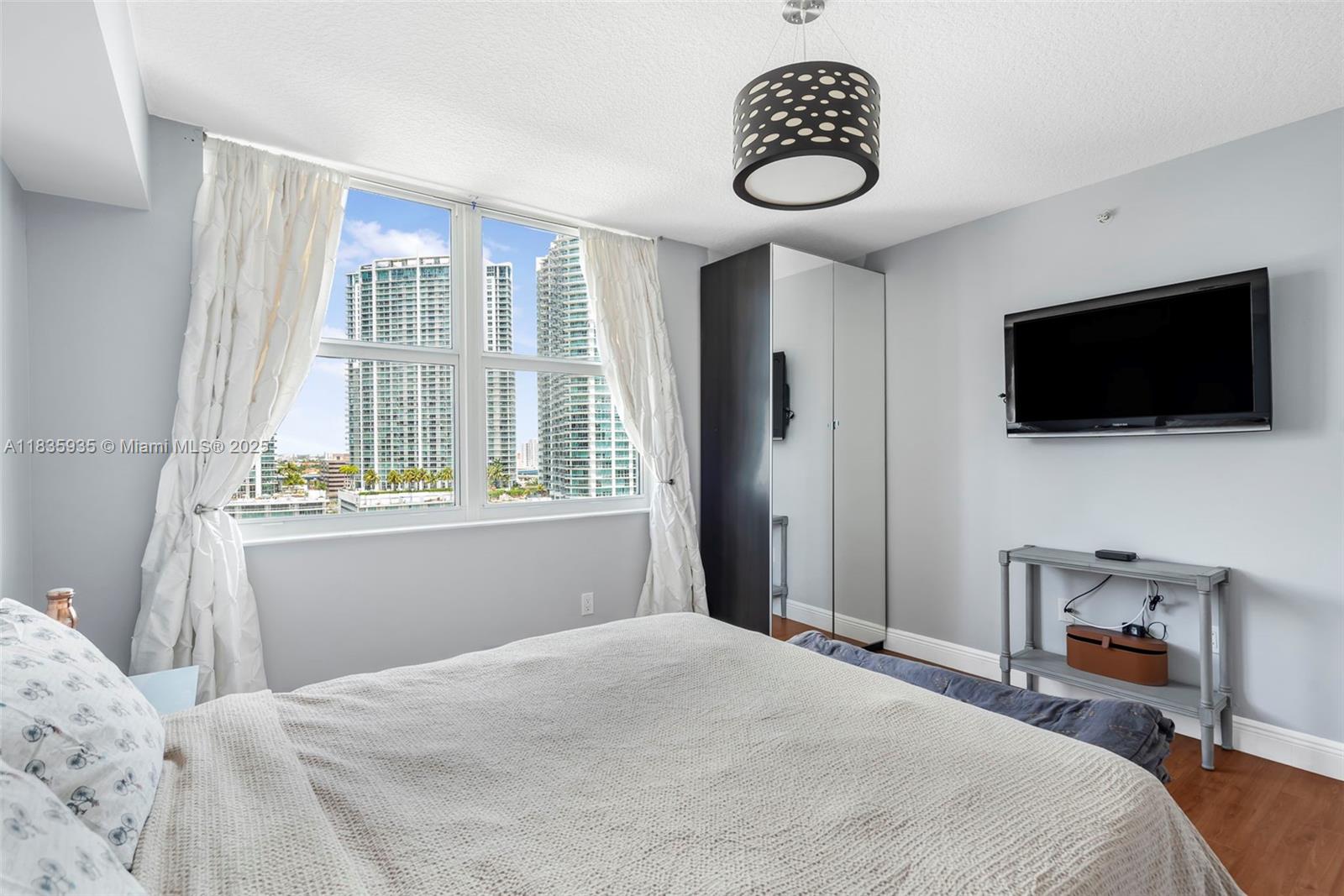31 SE 5th St # 1705