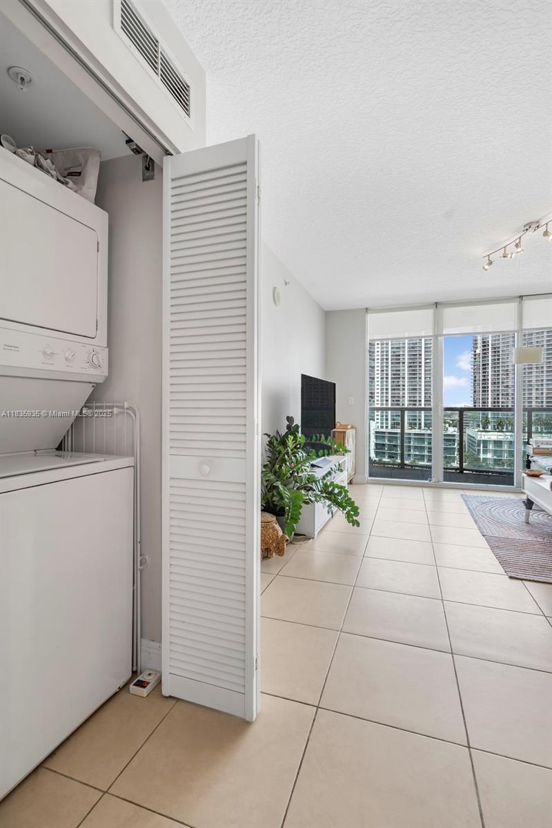 31 SE 5th St # 1705