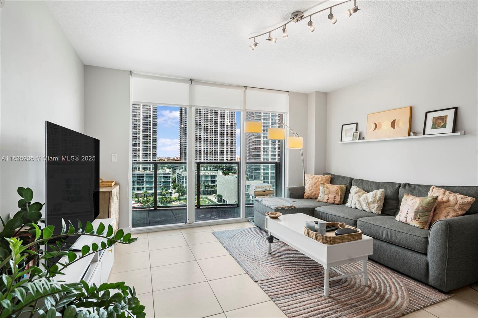 31 SE 5th St # 1705