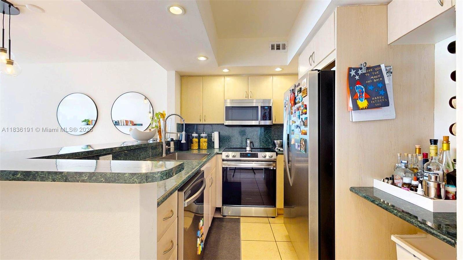 5600 Collins Ave # 10A