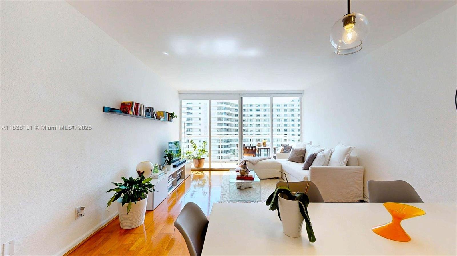5600 Collins Ave # 10A