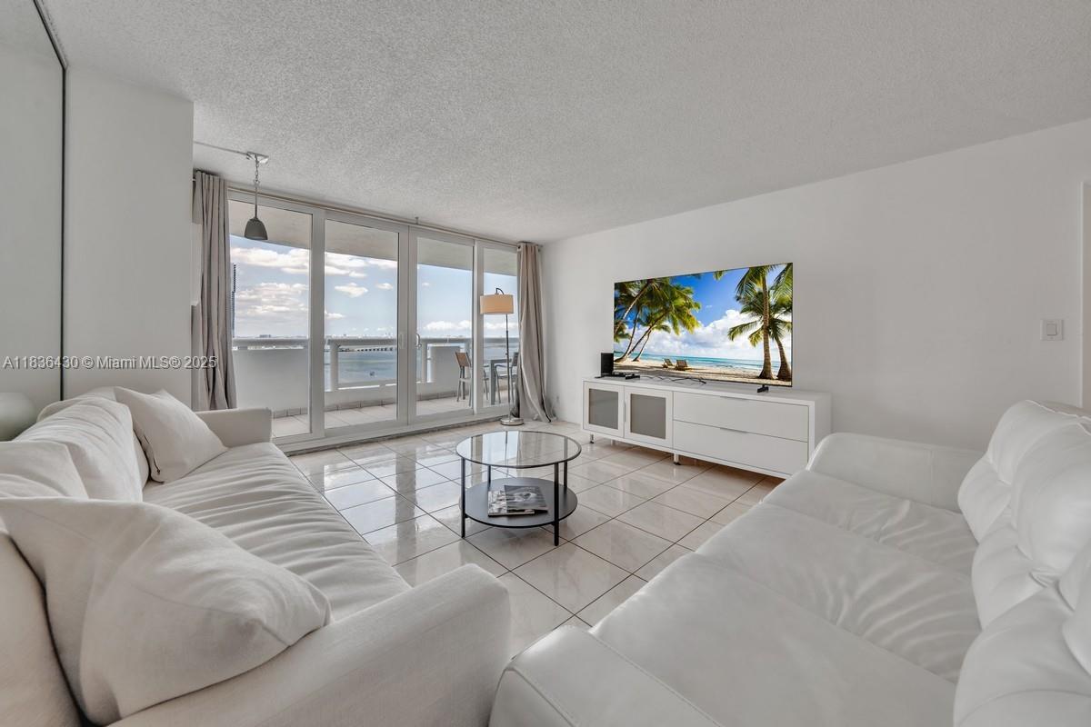1717 N Bayshore Dr # 3237 Unit: A-3237