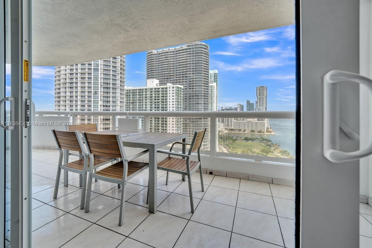 1717 N Bayshore Dr # 3237 Unit: A-3237