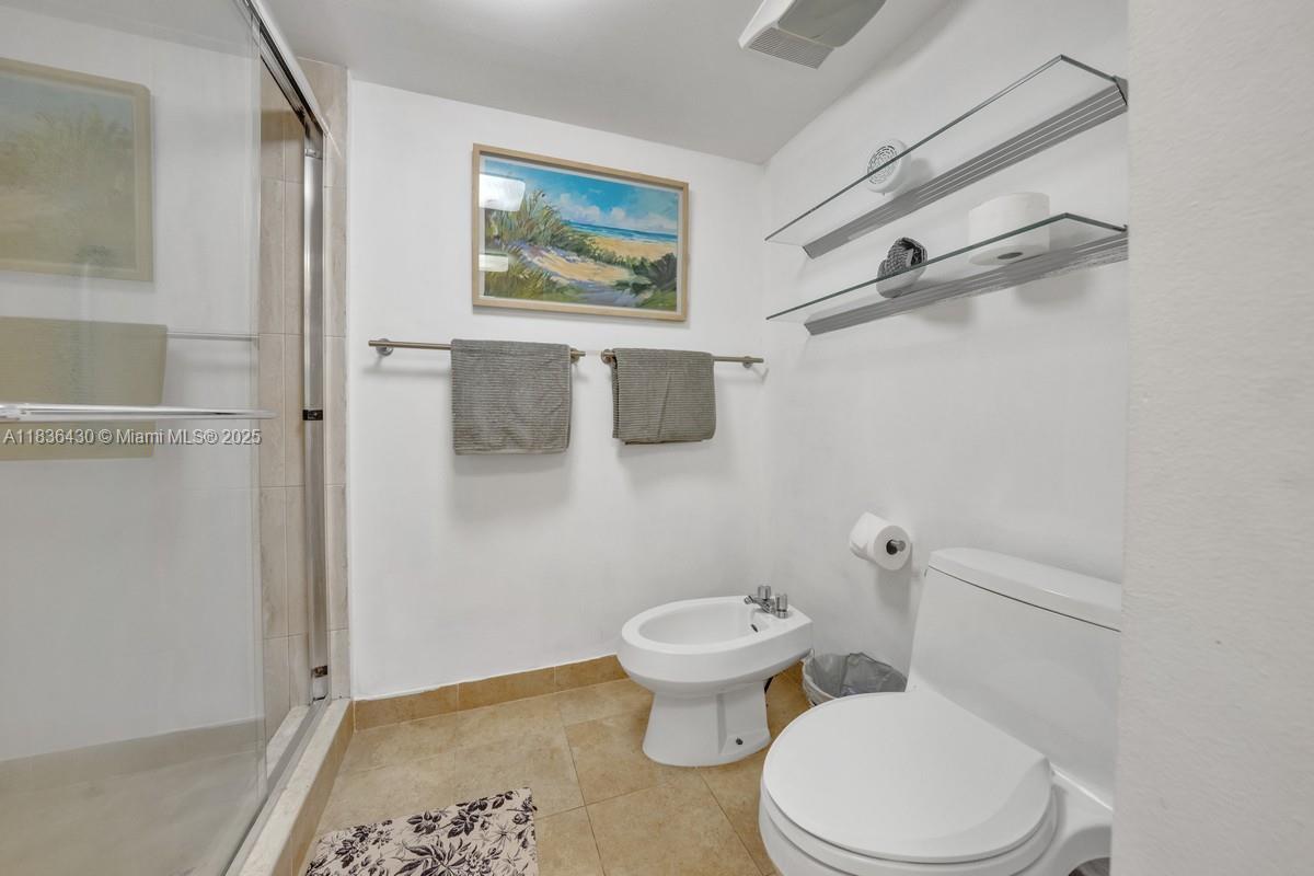 1717 N Bayshore Dr # 3237 Unit: A-3237