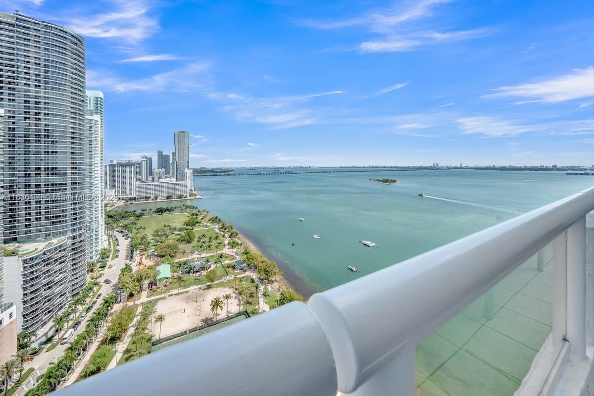 1717 N Bayshore Dr # 3237 Unit: A-3237