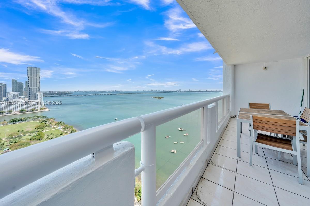 1717 N Bayshore Dr # 3237 Unit: A-3237