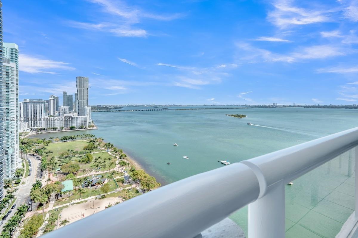 1717 N Bayshore Dr # 3237 Unit: A-3237