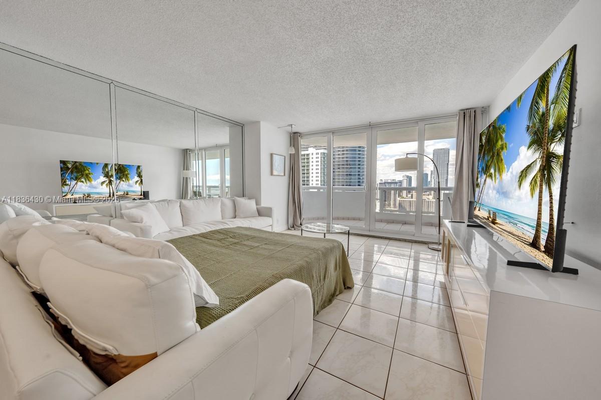 1717 N Bayshore Dr # 3237 Unit: A-3237