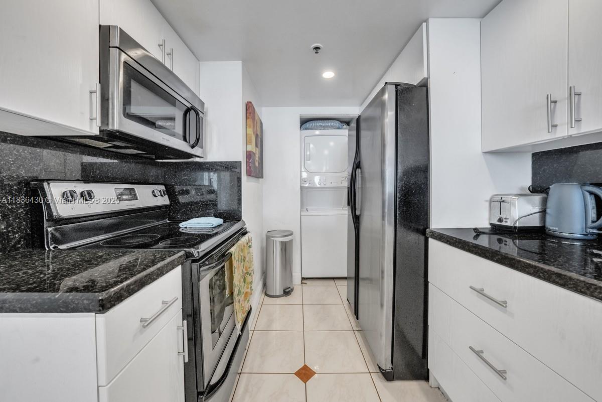 1717 N Bayshore Dr # 3237 Unit: A-3237