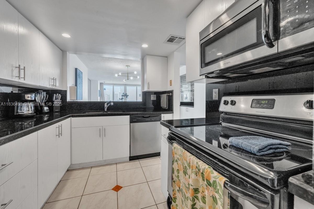 1717 N Bayshore Dr # 3237 Unit: A-3237