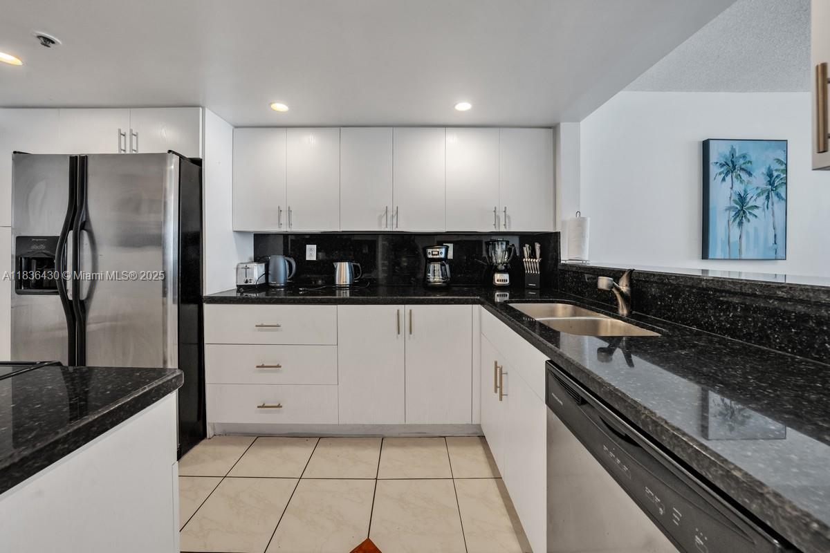 1717 N Bayshore Dr # 3237 Unit: A-3237