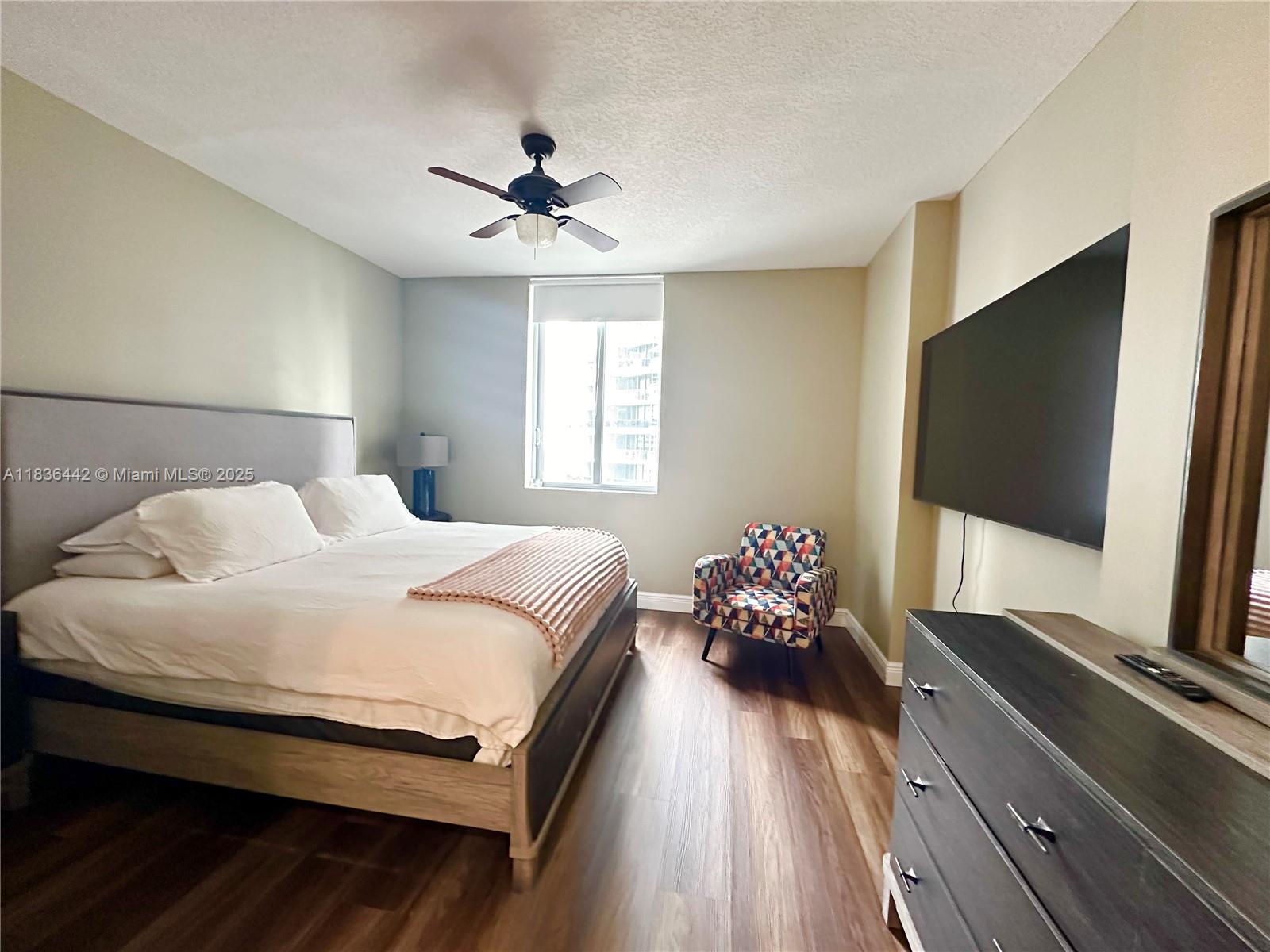 1050 Brickell Ave # 2220