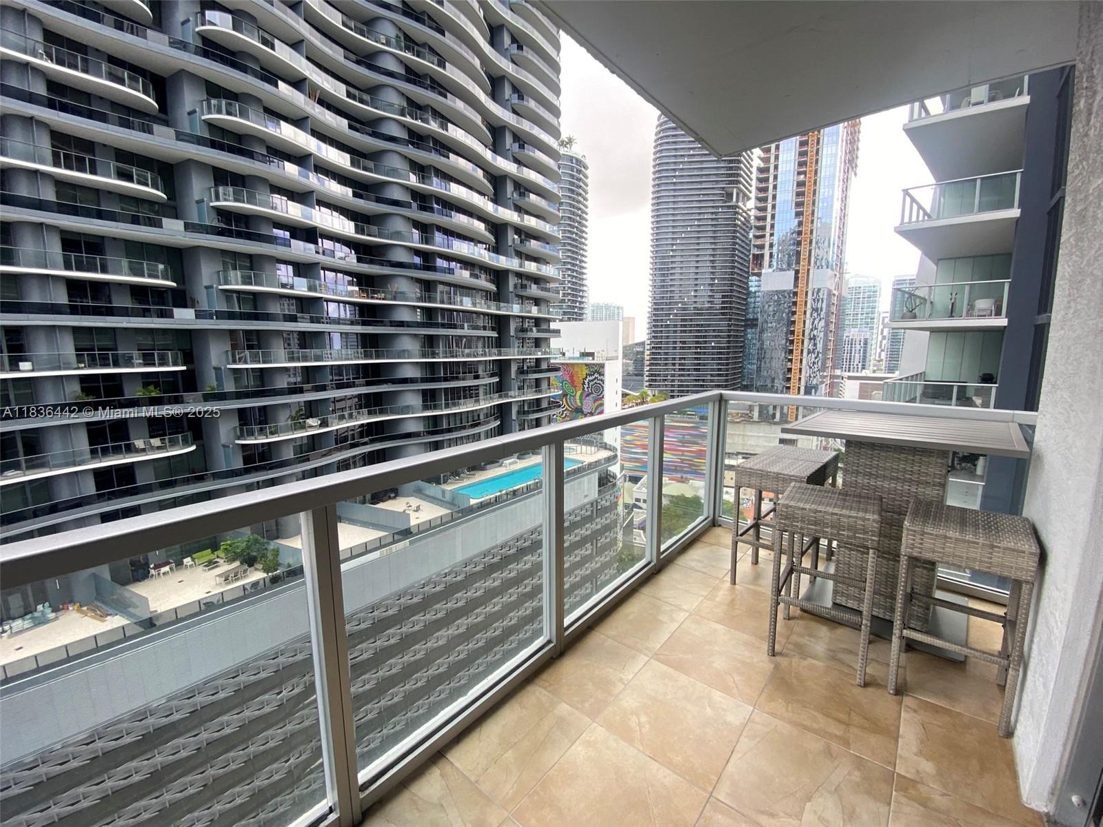 1050 Brickell Ave # 2220
