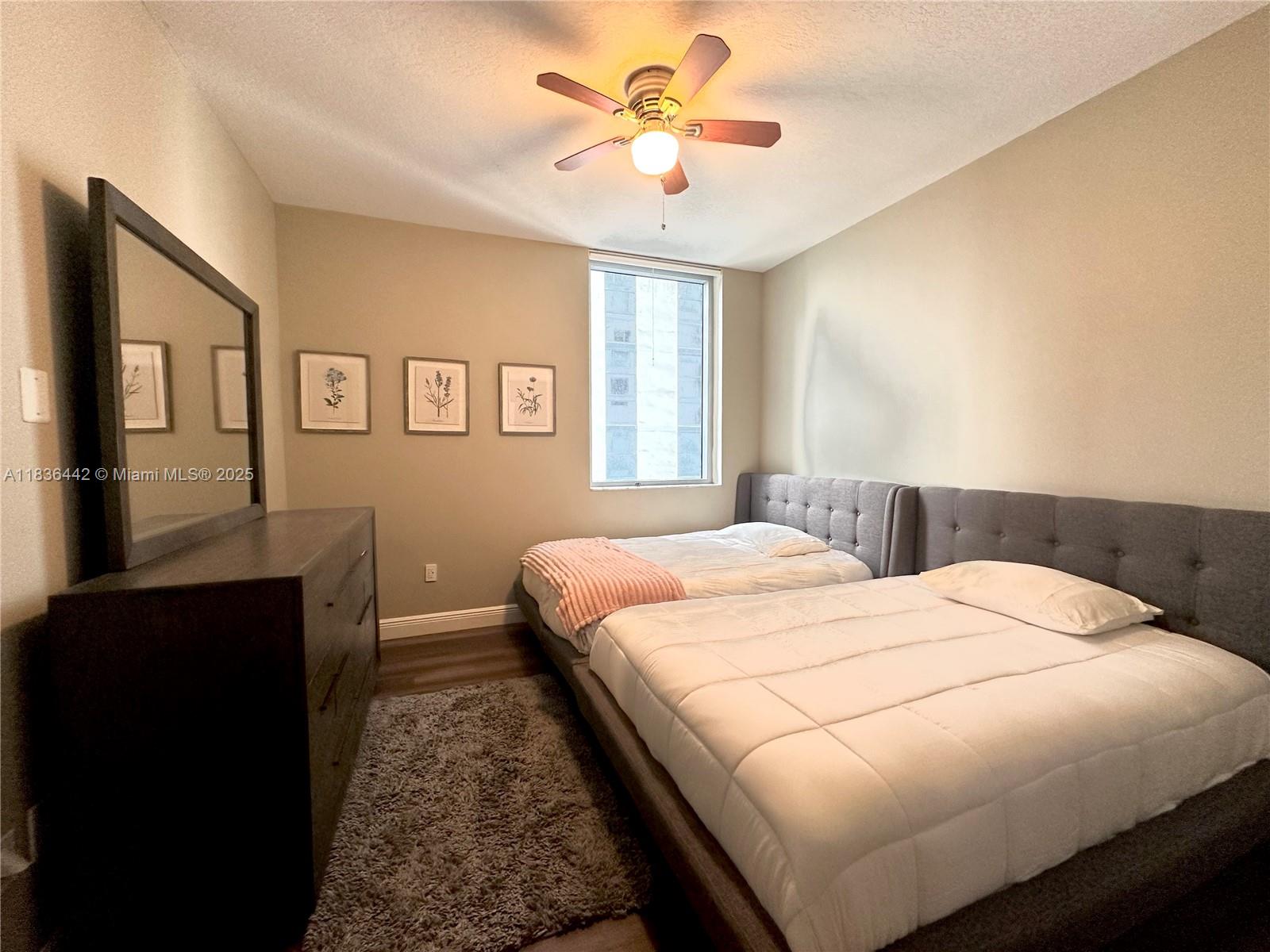 1050 Brickell Ave # 2220