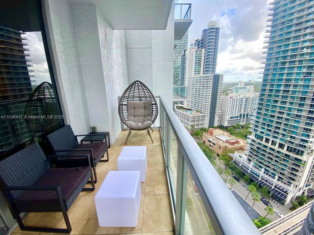1050 Brickell Ave # 2220
