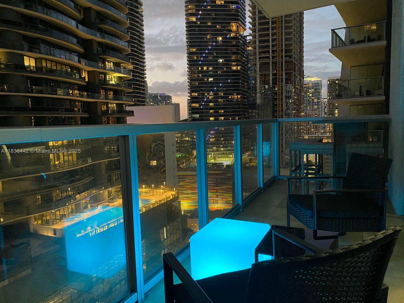 1050 Brickell Ave # 2220