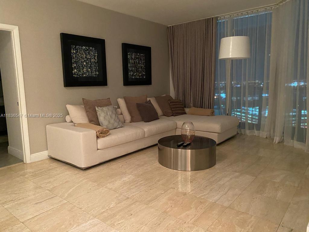 1900 N Bayshore Dr # 2314