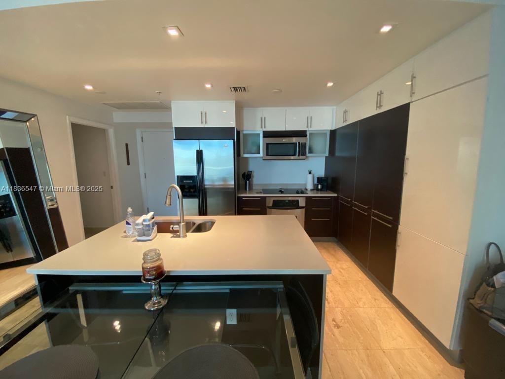 1900 N Bayshore Dr # 2314