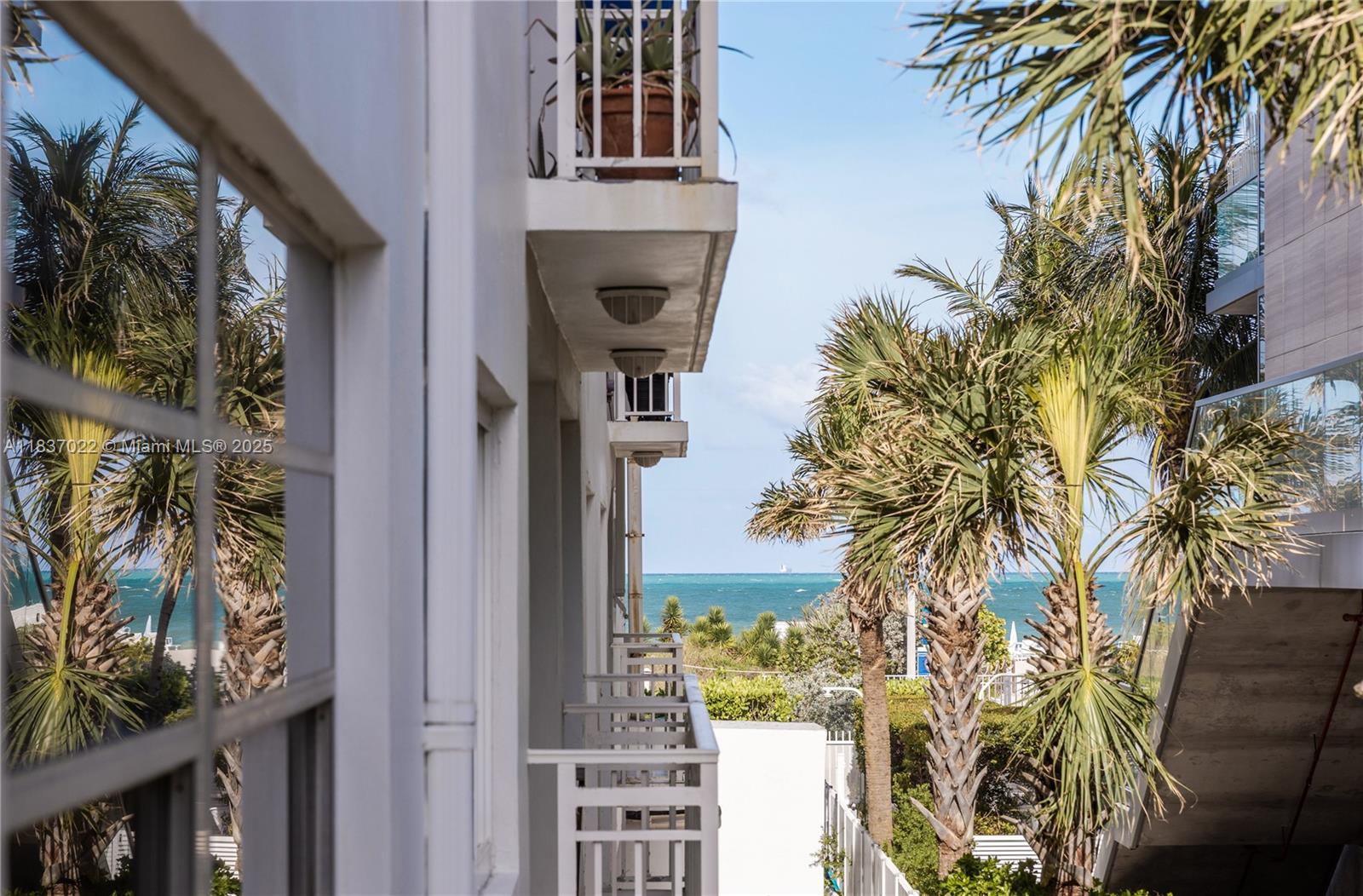 325 Ocean Dr # 206