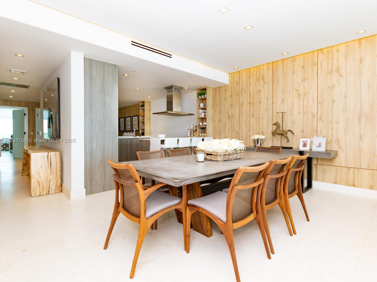 360 Ocean Dr # 606S