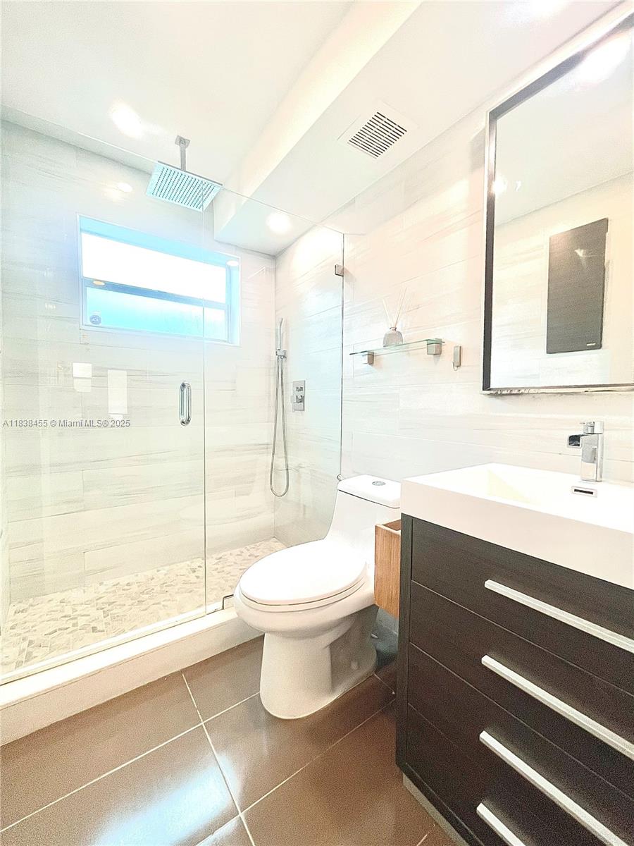 626 Meridian Ave # 1
