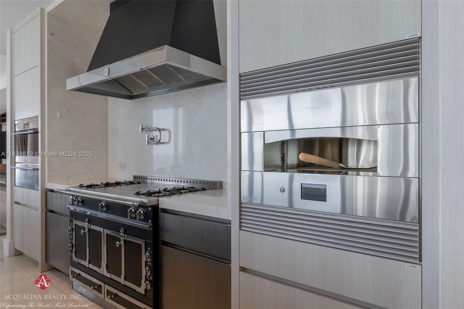 17975 COLLINS AVENUE # 1002