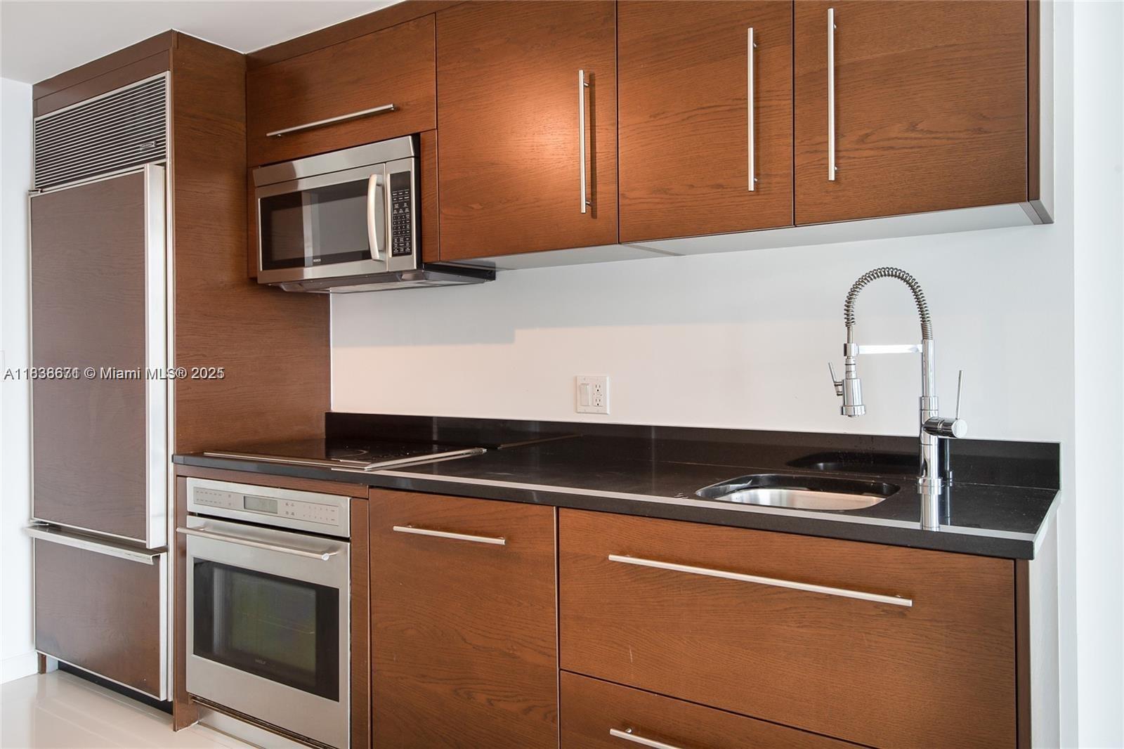 465 Brickell Ave # 4904