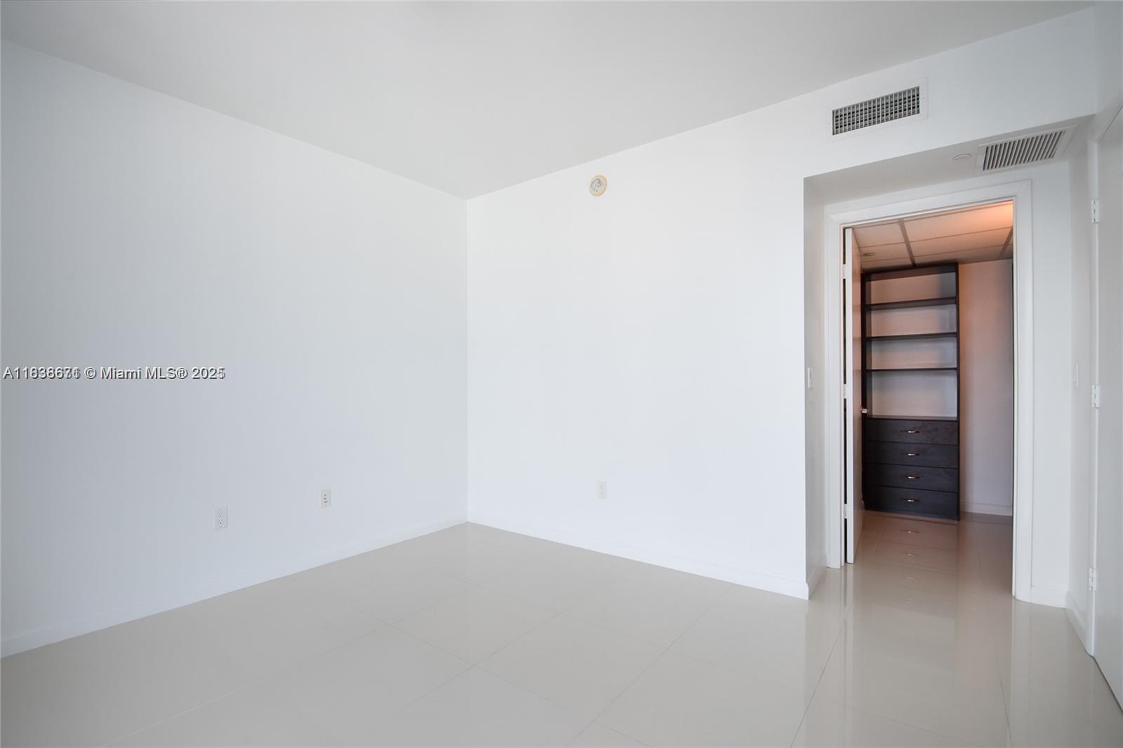 465 Brickell Ave # 4904