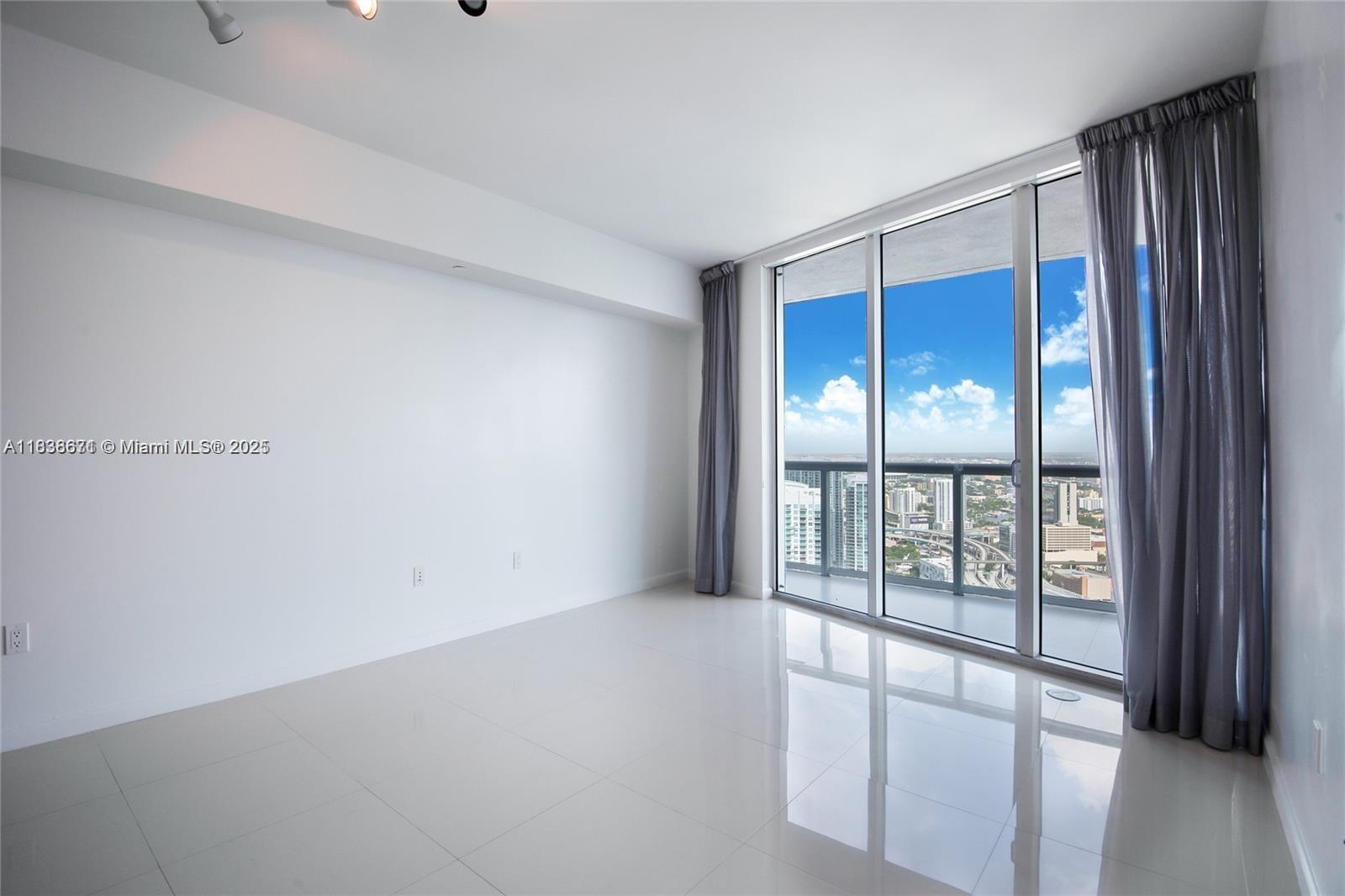 465 Brickell Ave # 4904