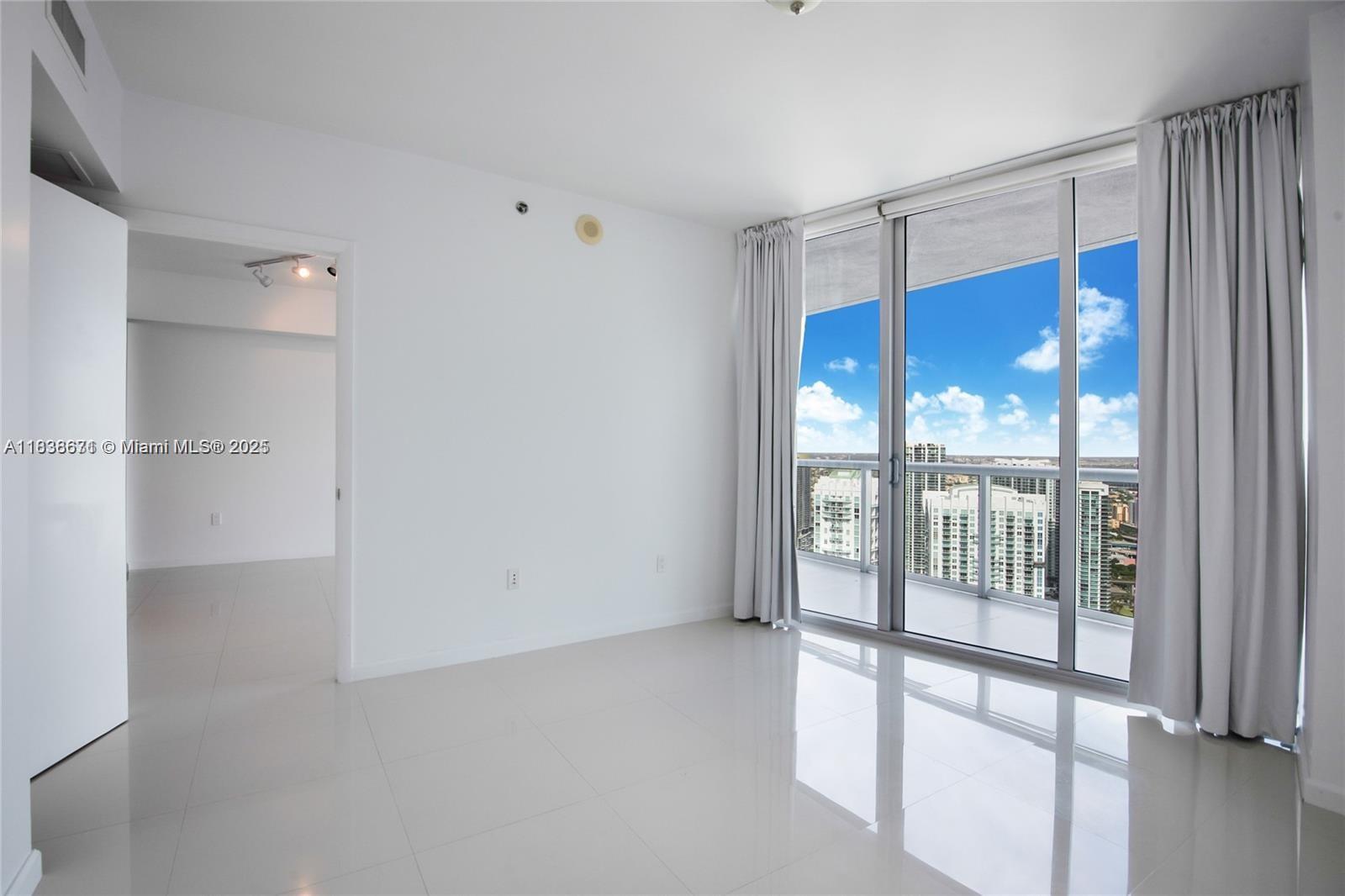 465 Brickell Ave # 4904