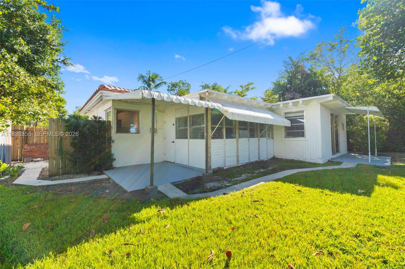 738 Fernwood Rd
