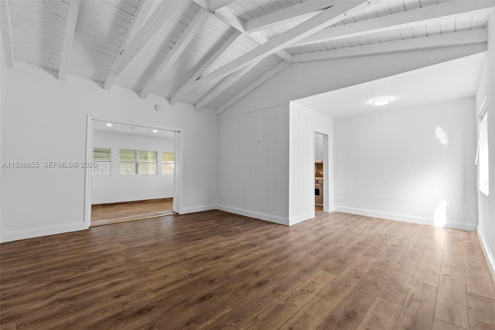 738 Fernwood Rd