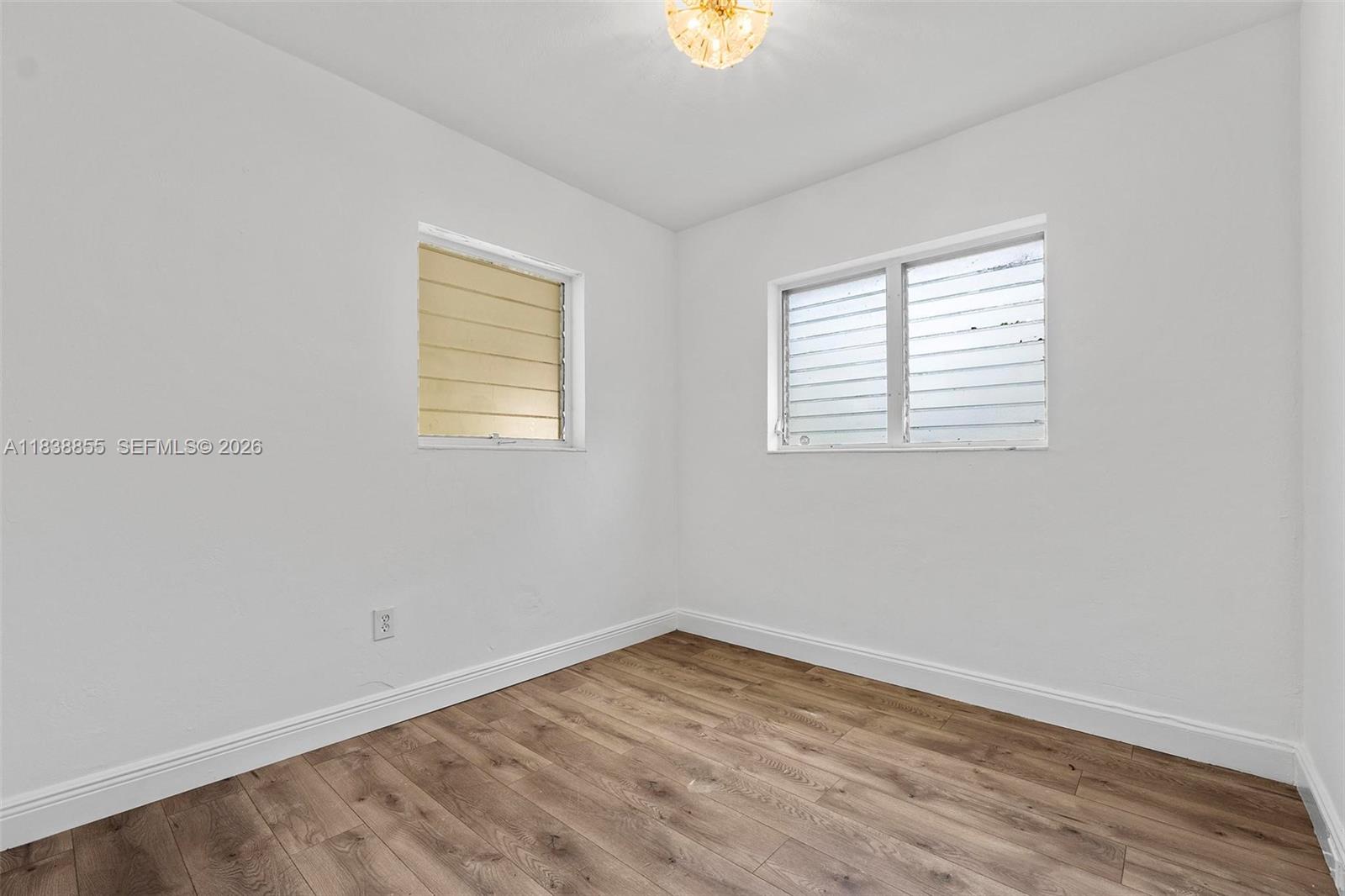 738 Fernwood Rd
